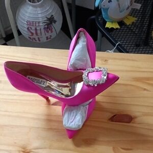 1️⃣4️⃣7️⃣🆕Badgley Mischka Fuchsia Heels with Rhinestone Buckle